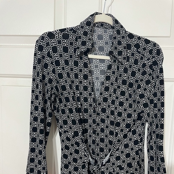 Black & white v-neck button down dress - Picture 1 of 5